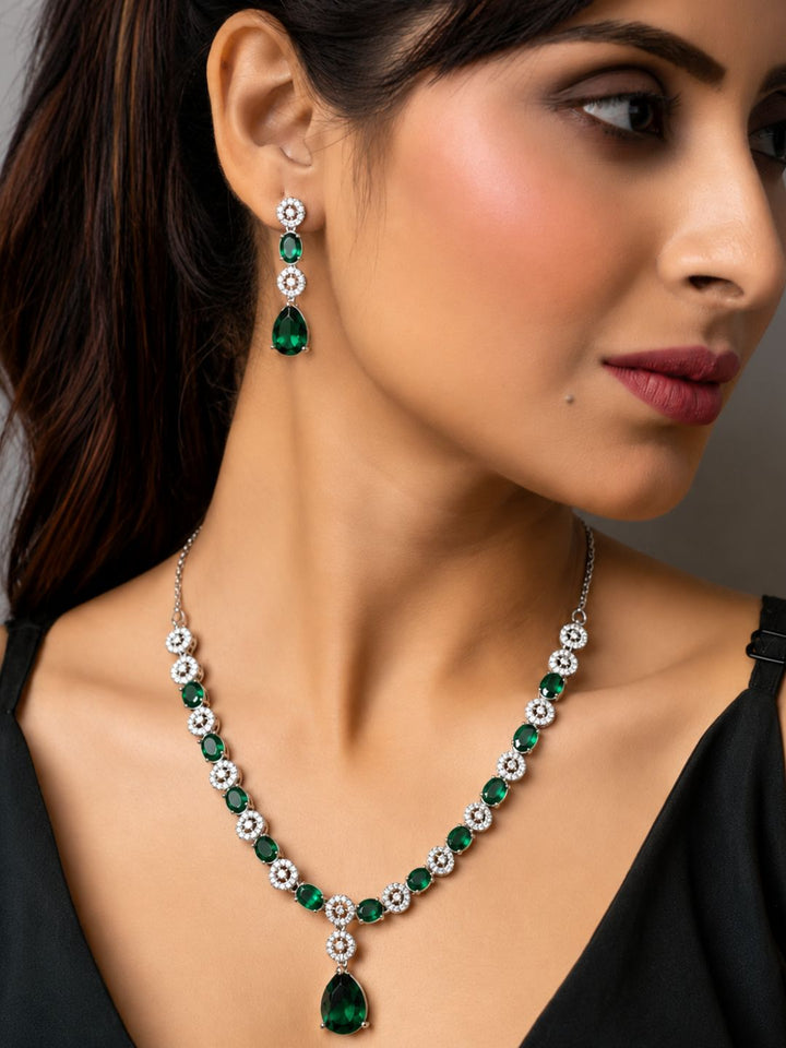 Nayra diamond necklace with earings set