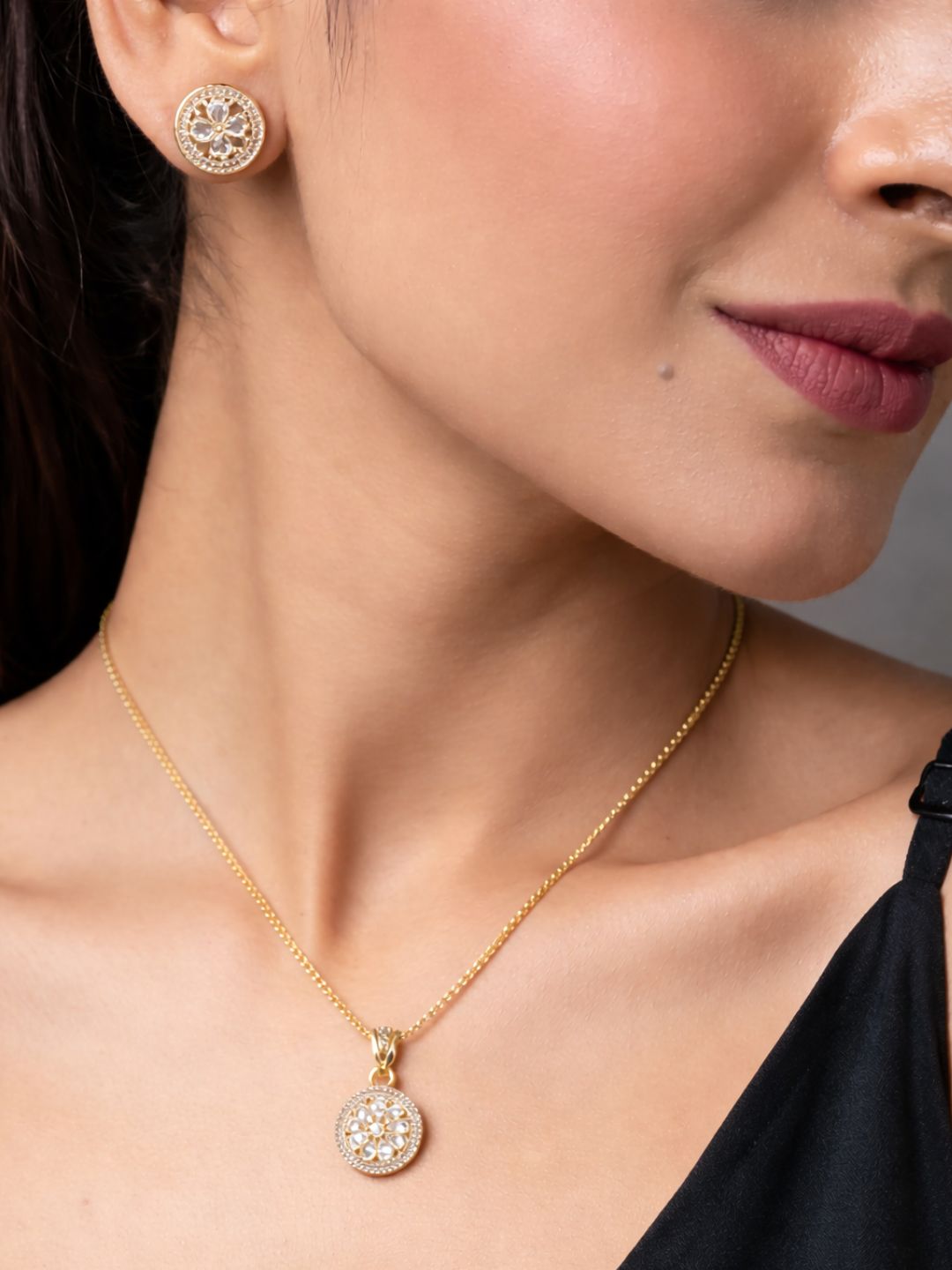 Alankrita Diamond earing & pendant stud