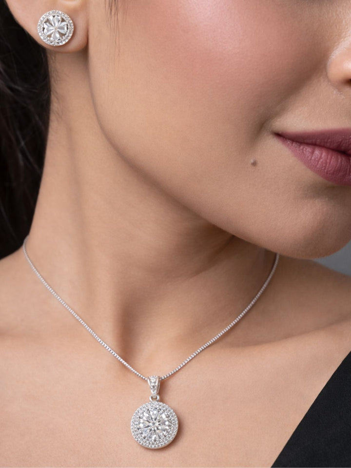 Alankrita Diamond earing & pendant stud