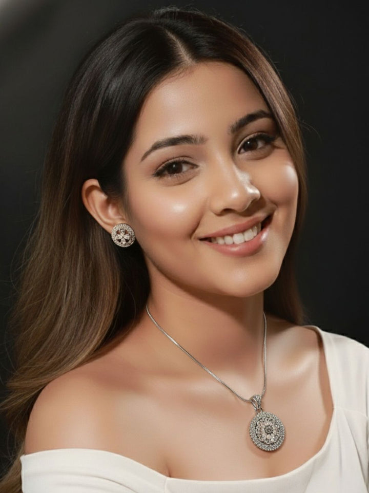 Savana Diamond Earing & Pendant Set