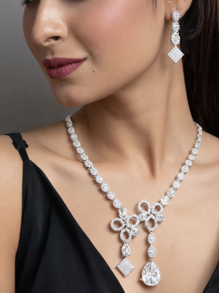 Nayra diamond necklace with earings set