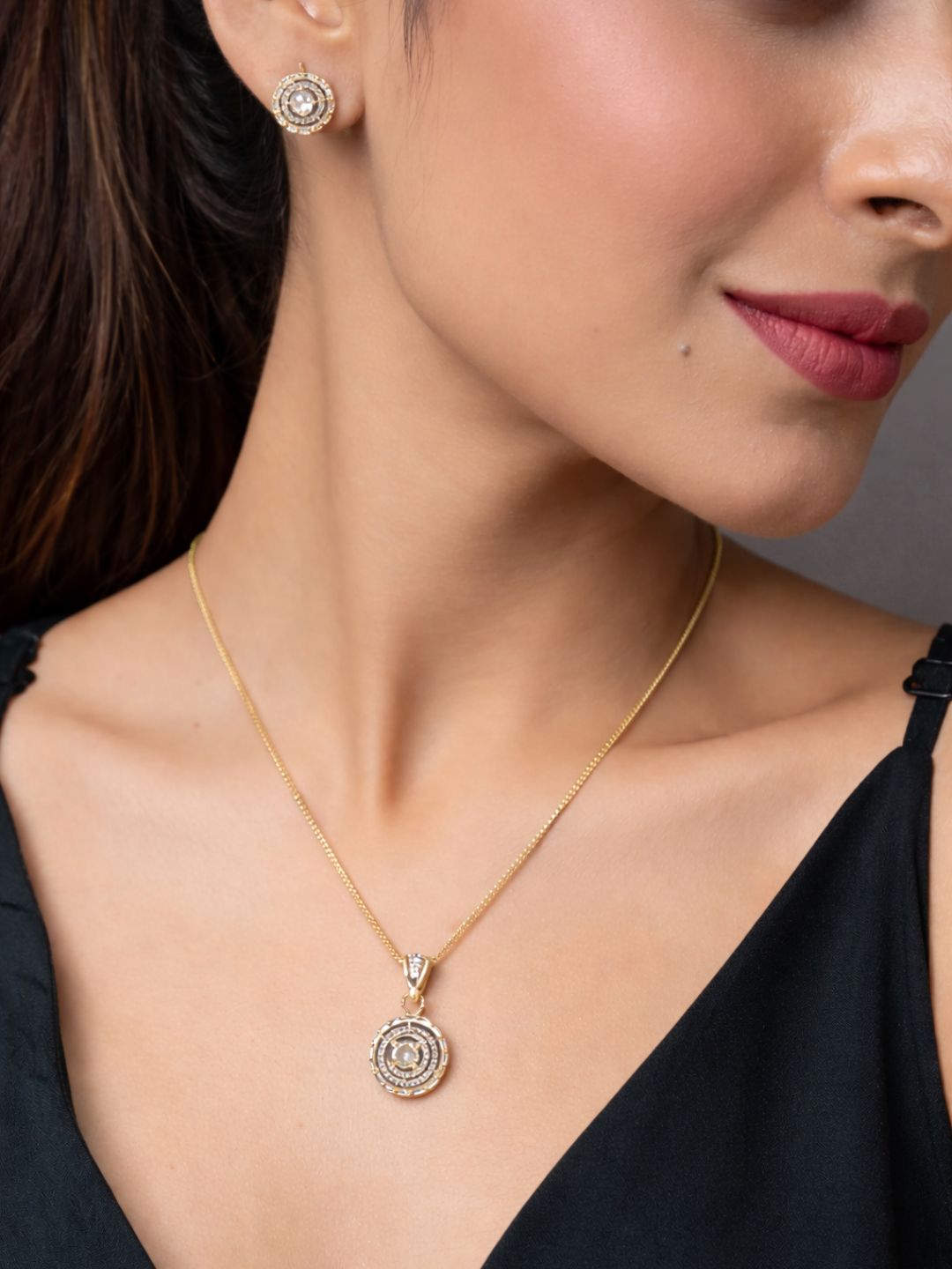 Alankrita Diamond earing & pendant stud