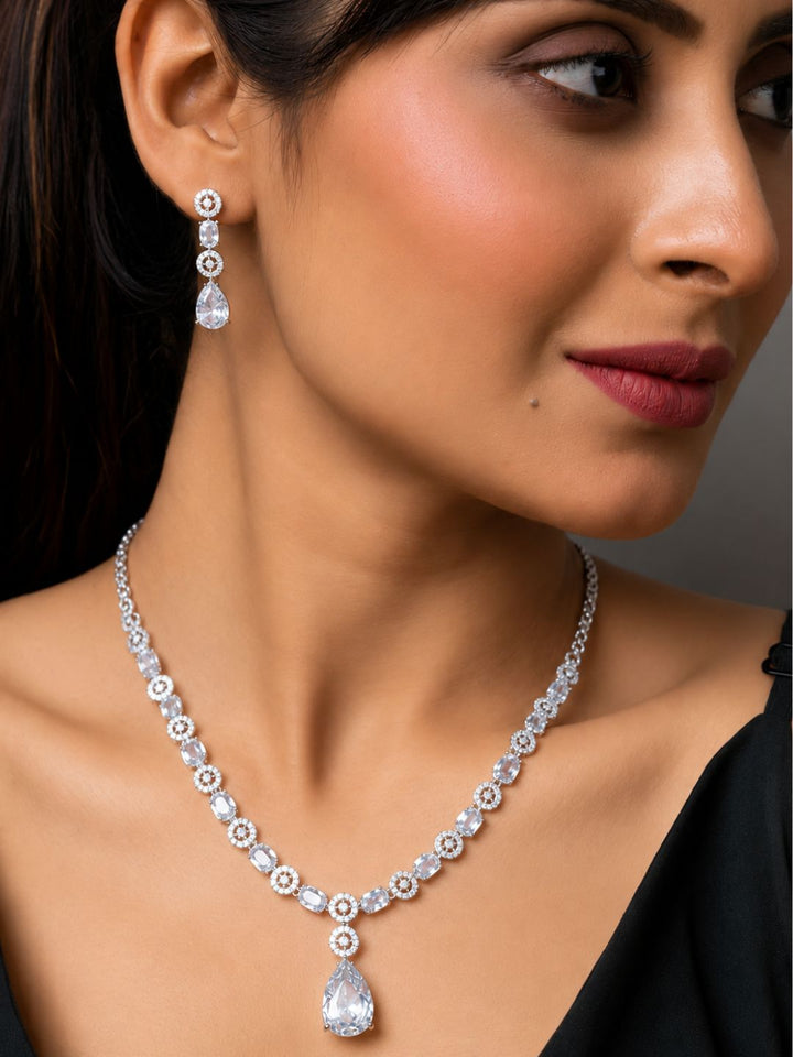 Nayra diamond necklace with earings set
