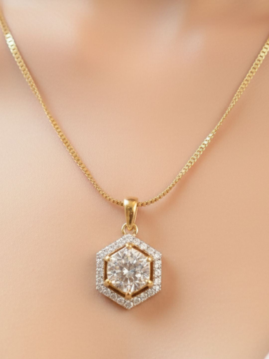 Shama Diamond Earing & Pendant Set