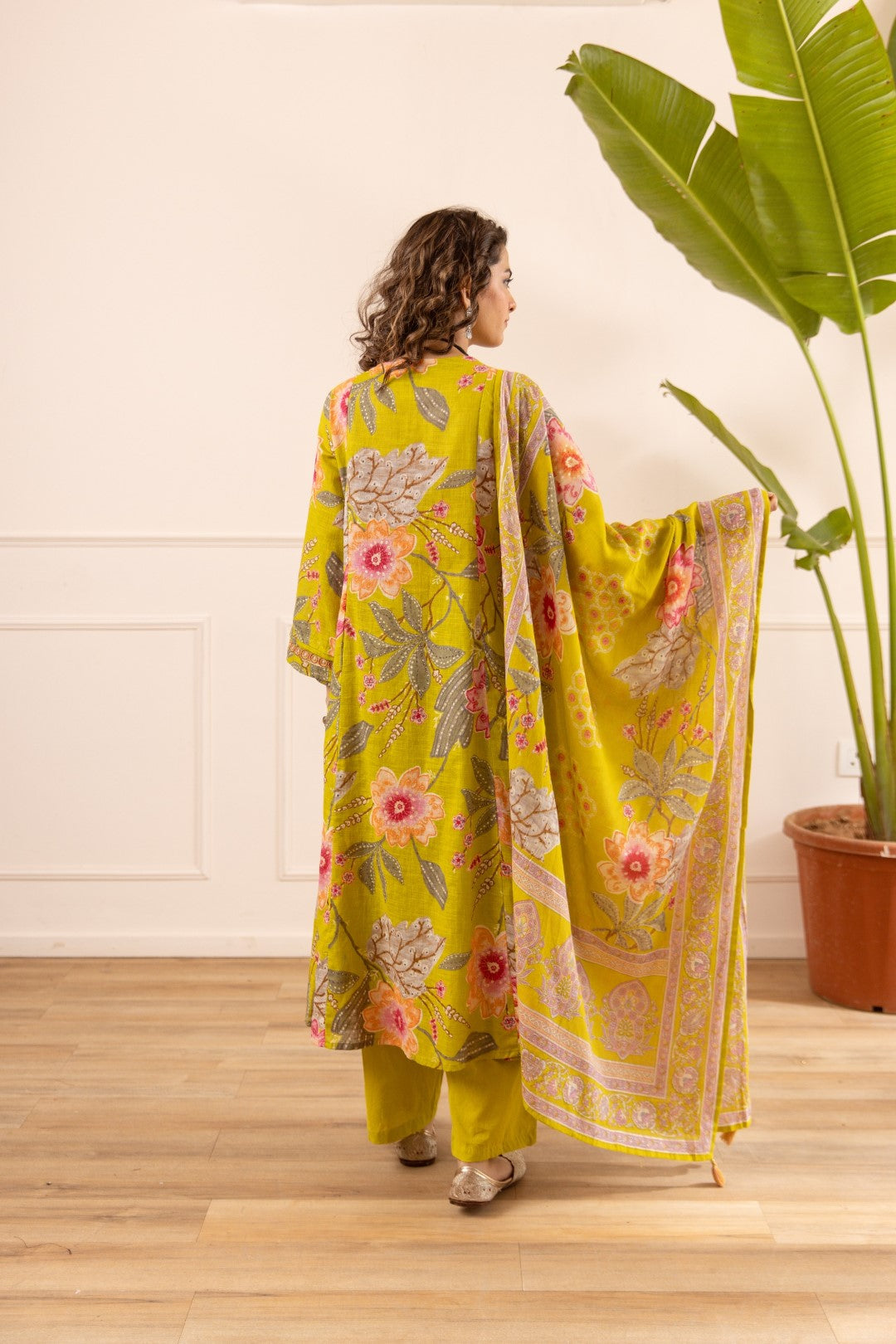Karen mimosa embroidery cotton suit set