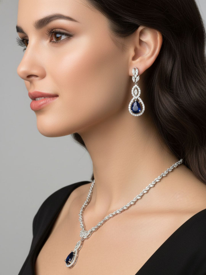 Antaara Diamond Necklace with Earings