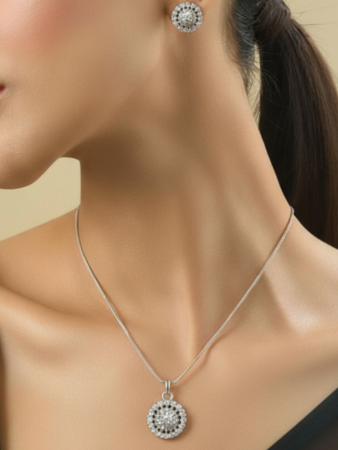 ANTAARA SUN DIAMOND EARINGS AND PENDANT SET