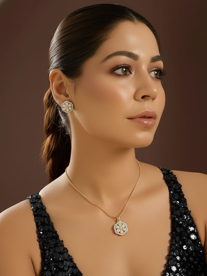 Antaara diaomond earing & pendant stud