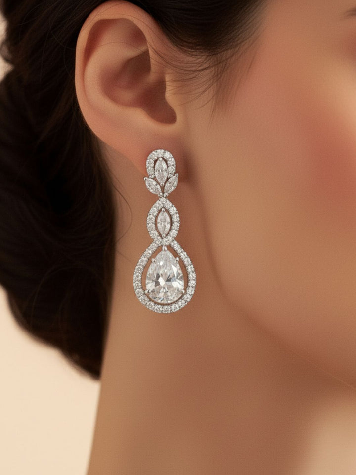 Antaara Diamond Necklace with Earings