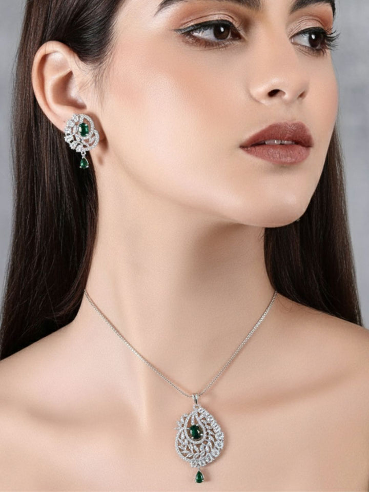 Savana Diamond Earing & Pendant Set