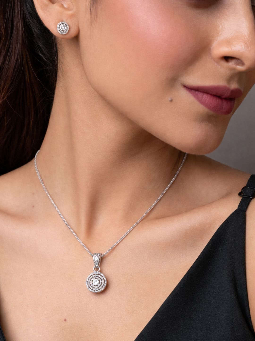 Alankrita Diamond earing & pendant stud