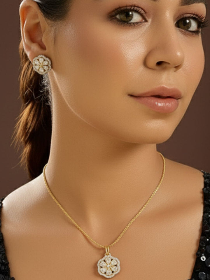 Antaara diaomond earing & pendant stud