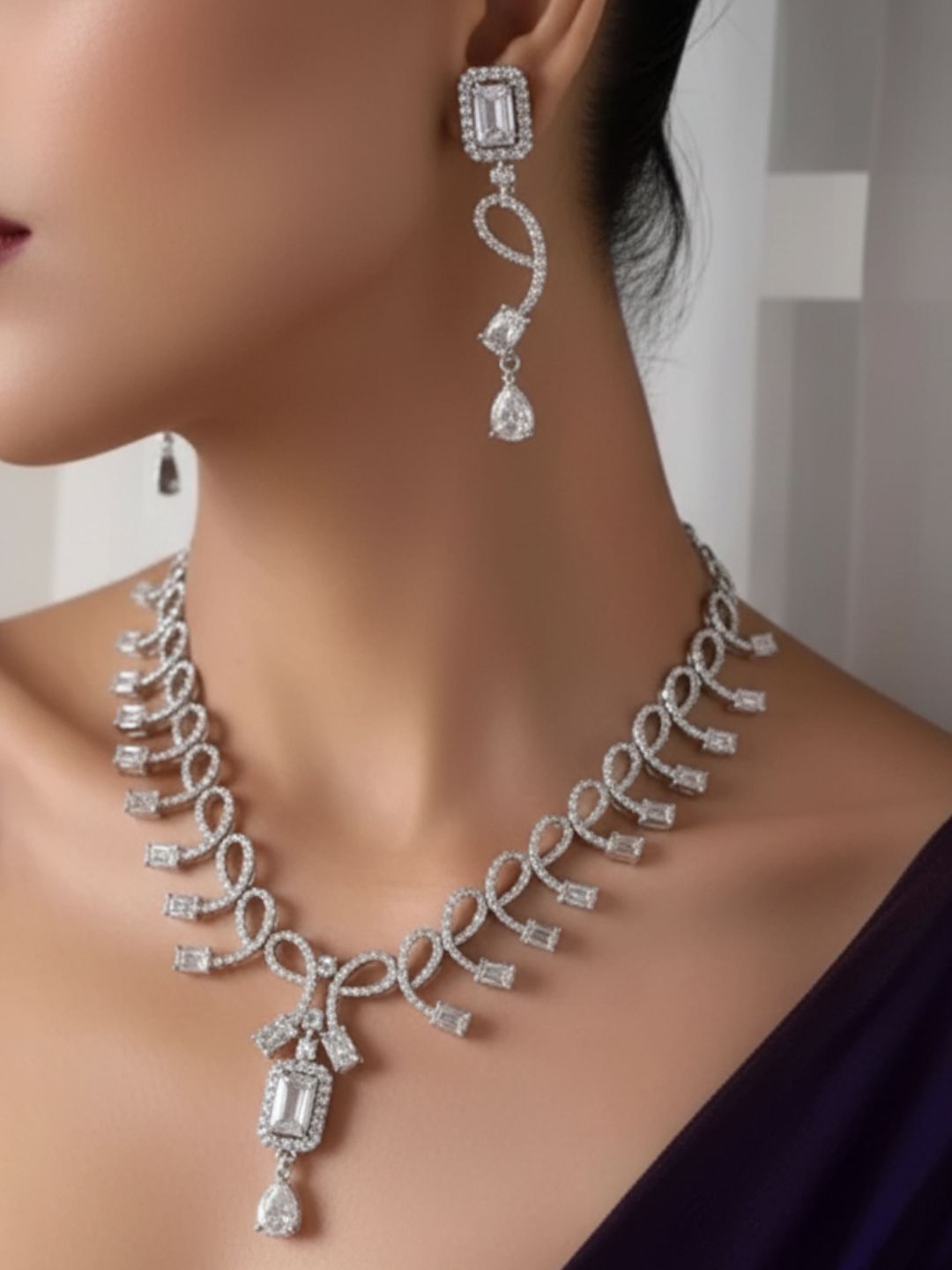 Antaara Diamond Necklace with Earings