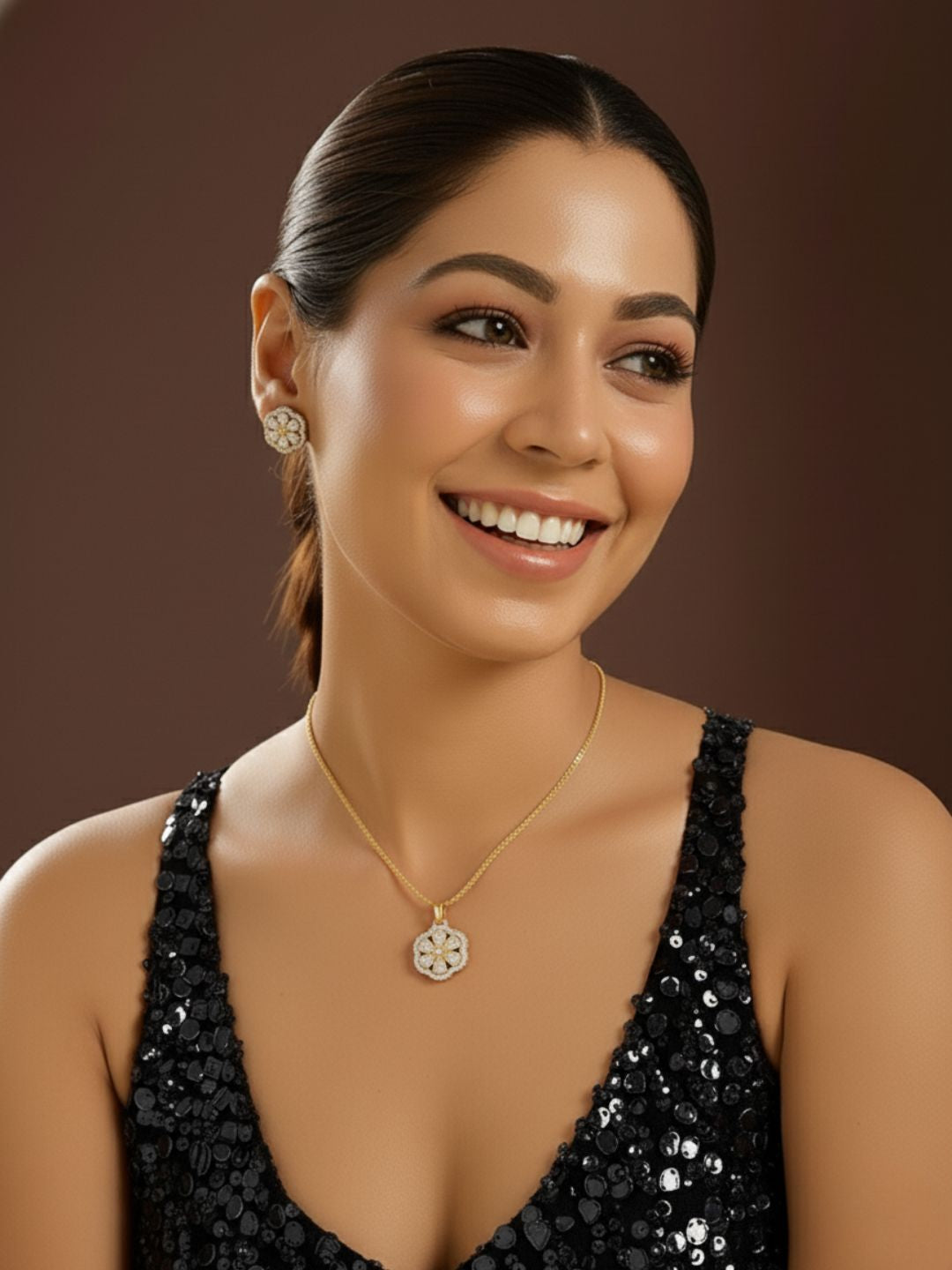 Antaara diaomond earing & pendant stud