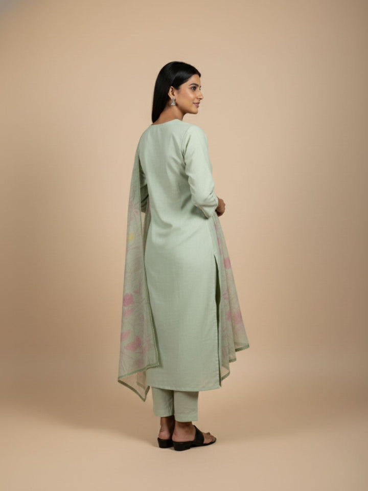 Baha Pista Printed Suit Set