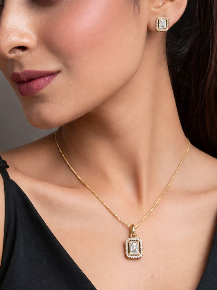 Alankrita Diamond earing & pendant stud