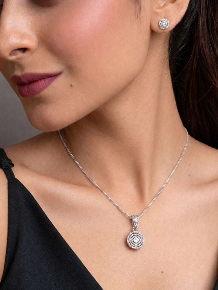 Alankrita Diamond earing & pendant stud