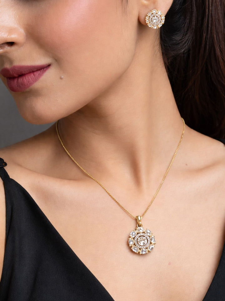 Alankrita Diamond earing & pendant stud