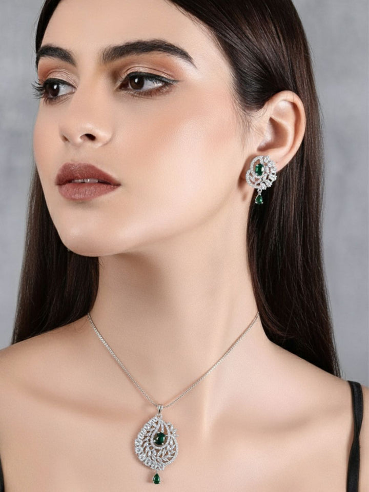 Savana Diamond Earing & Pendant Set