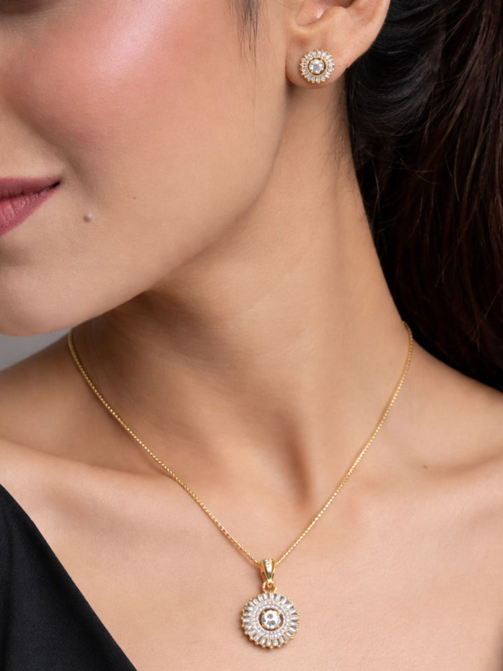 Alankrita Diamond earing & pendant stud