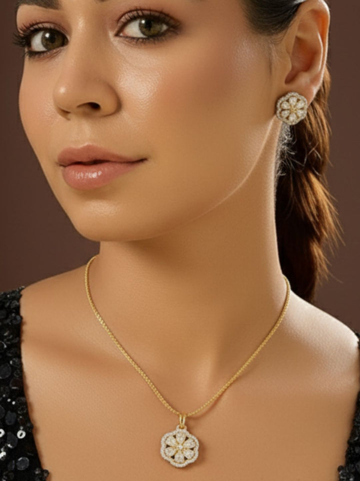 Antaara diaomond earing & pendant stud