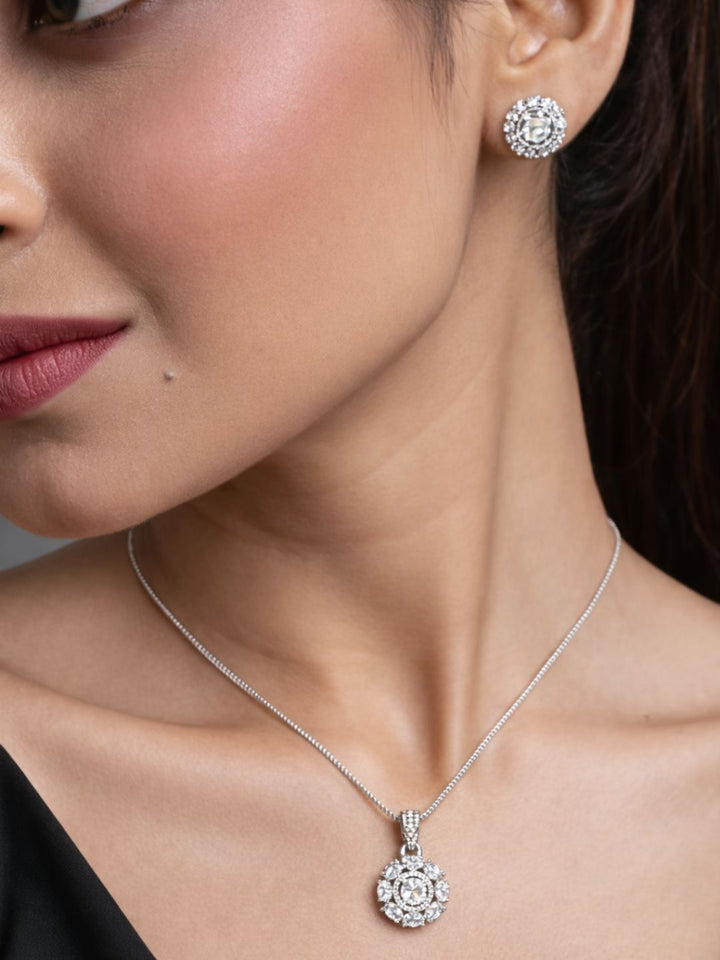 Alankrita Diamond earing & pendant stud