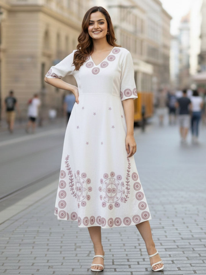 Viva daisy Embroidered Dress