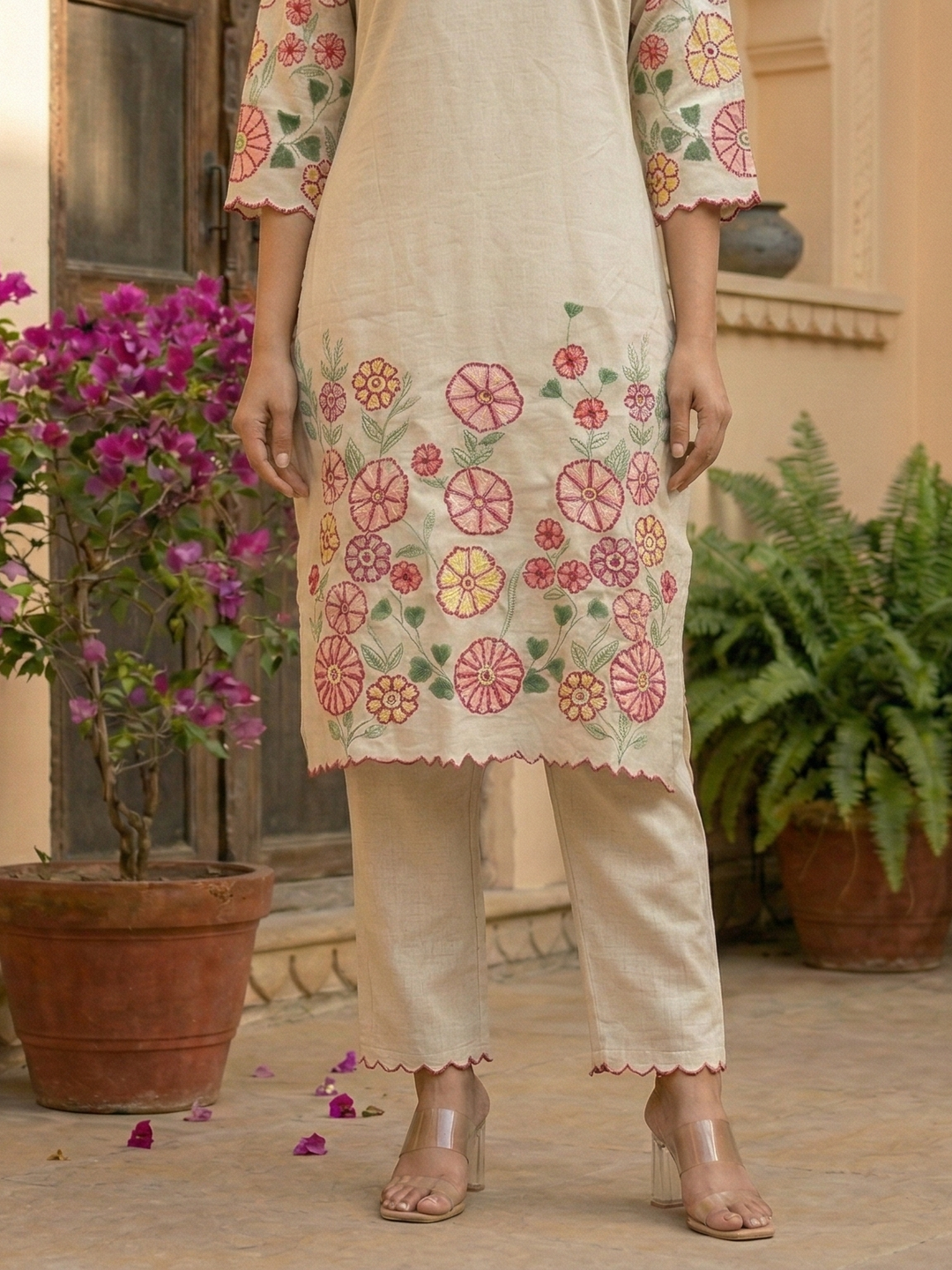 Kartar Daisy embroidery cotton suit set