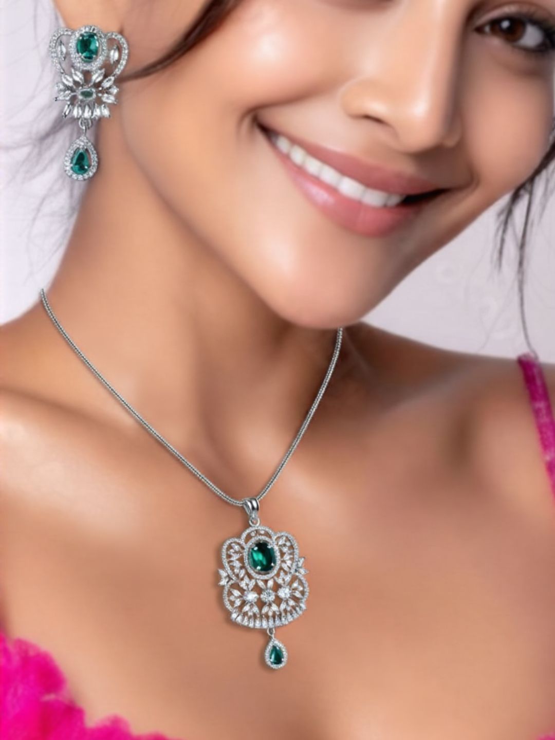 Savana Diamond Earing & Pendant Set