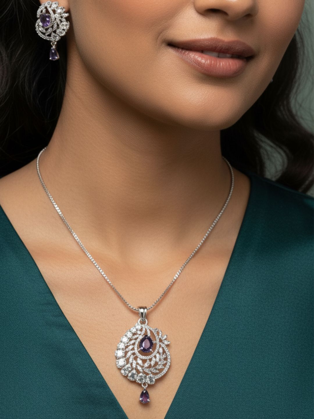 Savana Diamond Earing & Pendant Set