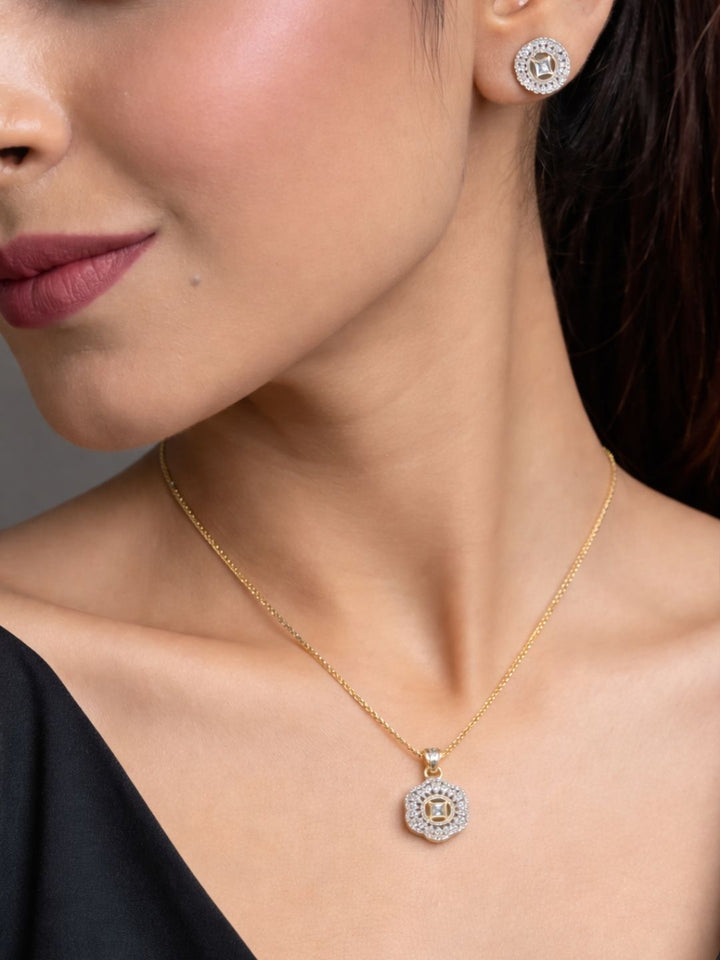 Alankrita Diamond earing & pendant stud