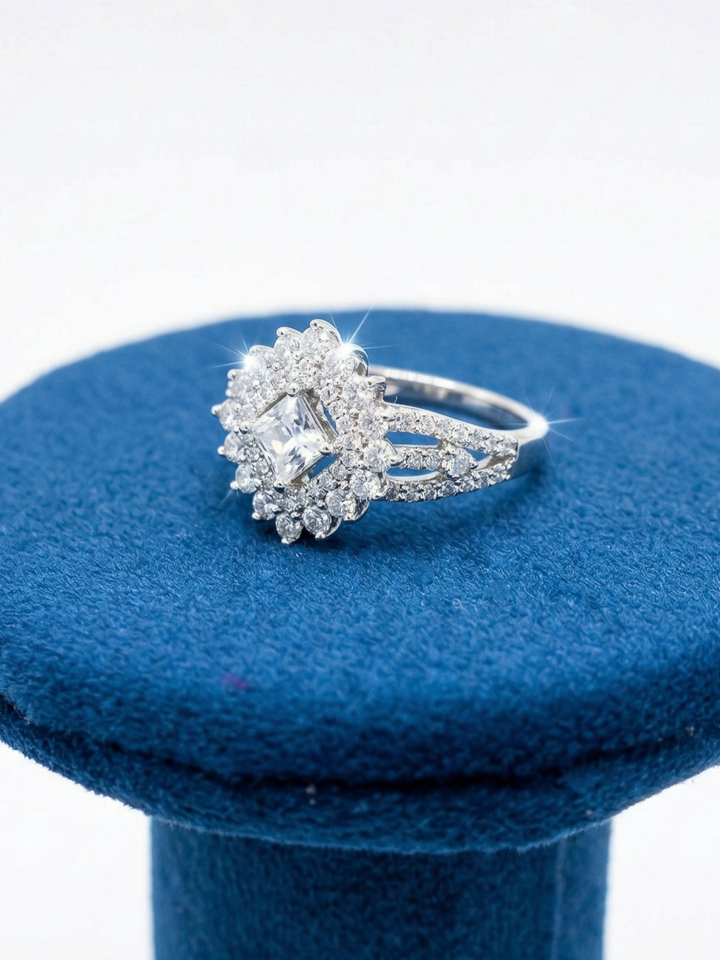 Rivaaz Royale Diamond Ring