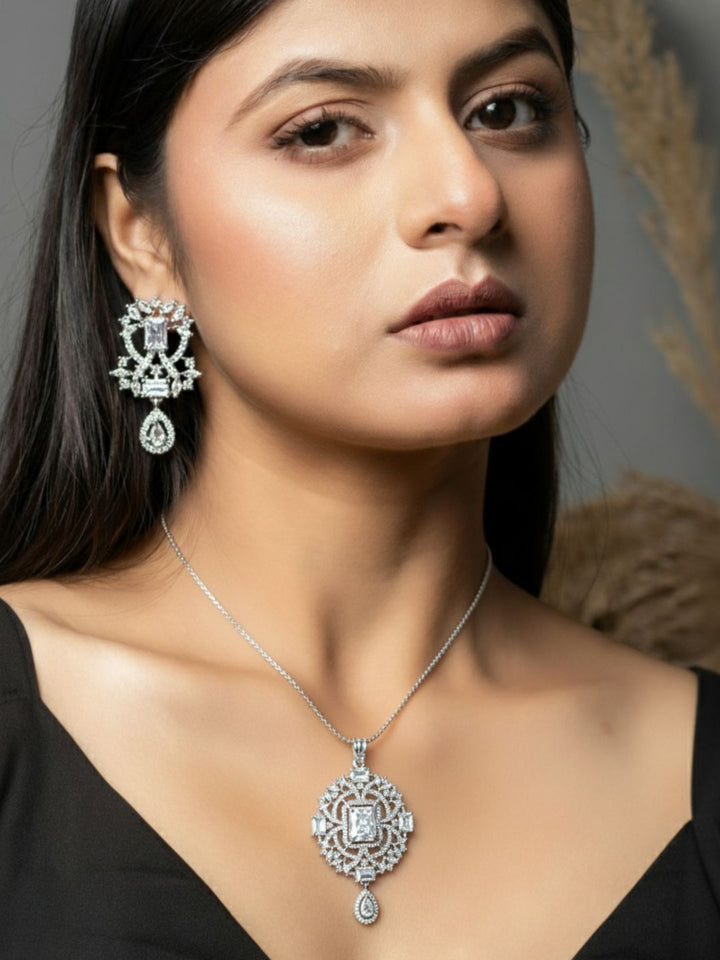 Savana Diamond Earing & Pendant Set