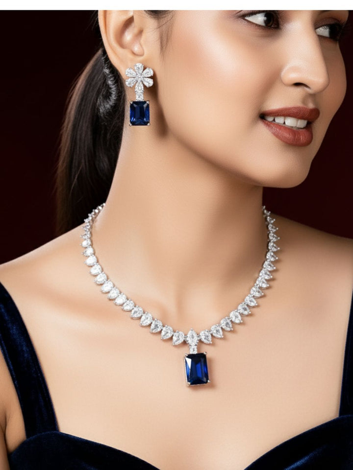 Antaara Diamond Necklace with Earings