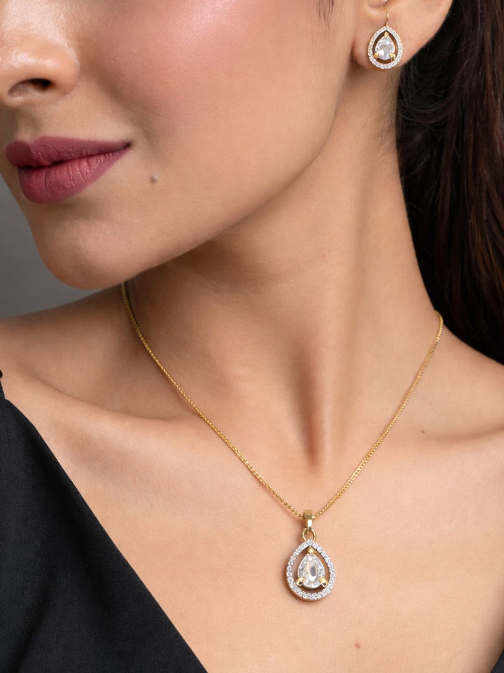 Alankrita Diamond earing & pendant stud