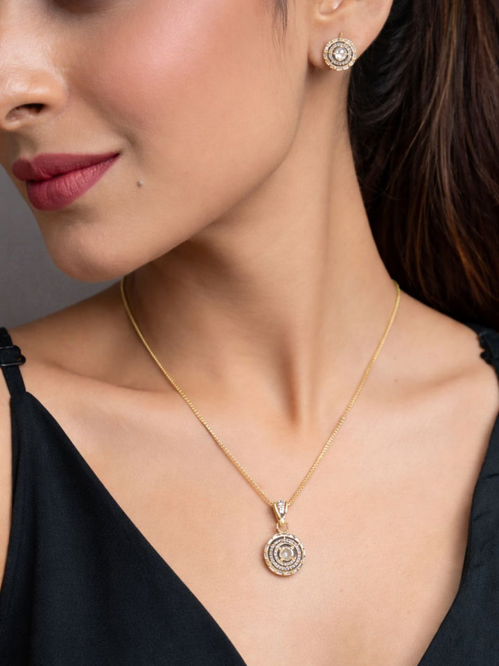 Alankrita Diamond earing & pendant stud