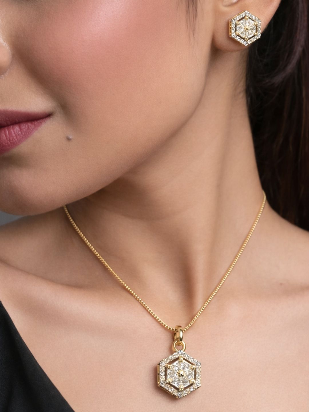 Alankrita Diamond earing & pendant stud