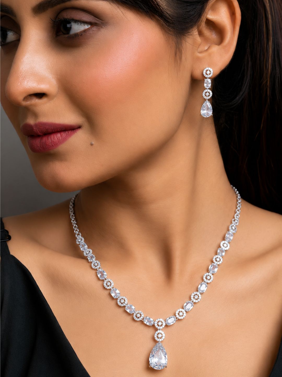 Nayra diamond necklace with earings set
