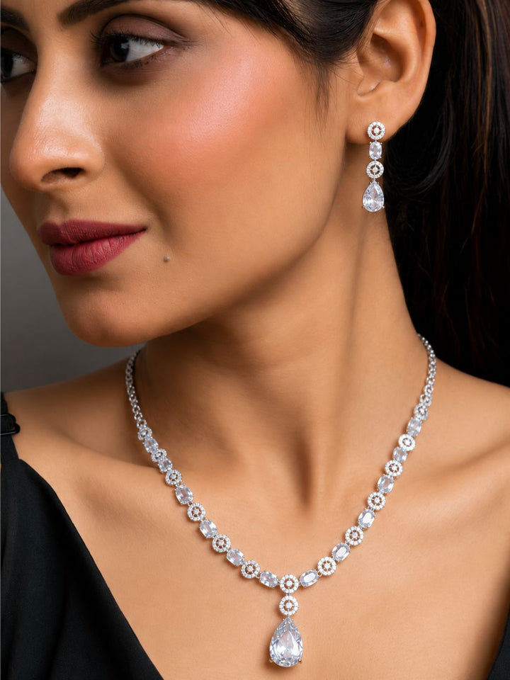 Nayra diamond necklace with earings set