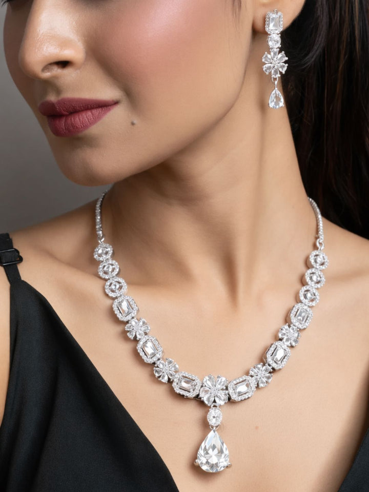 Nayra diamond necklace with earings set