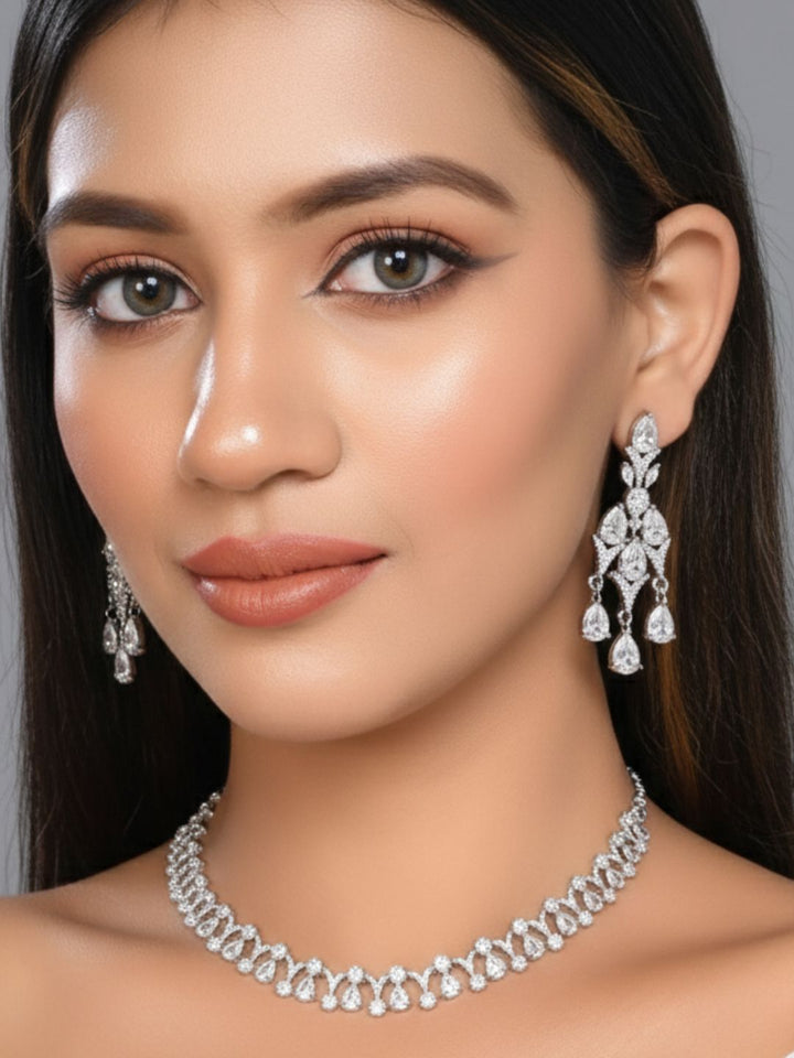 Antaara Diamond Necklace with Earings