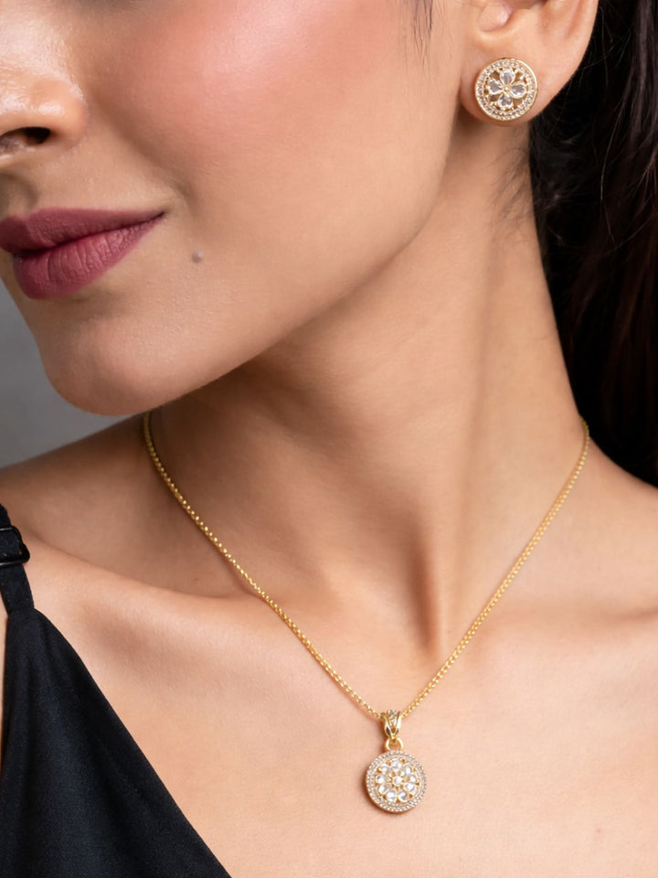 Alankrita Diamond earing & pendant stud