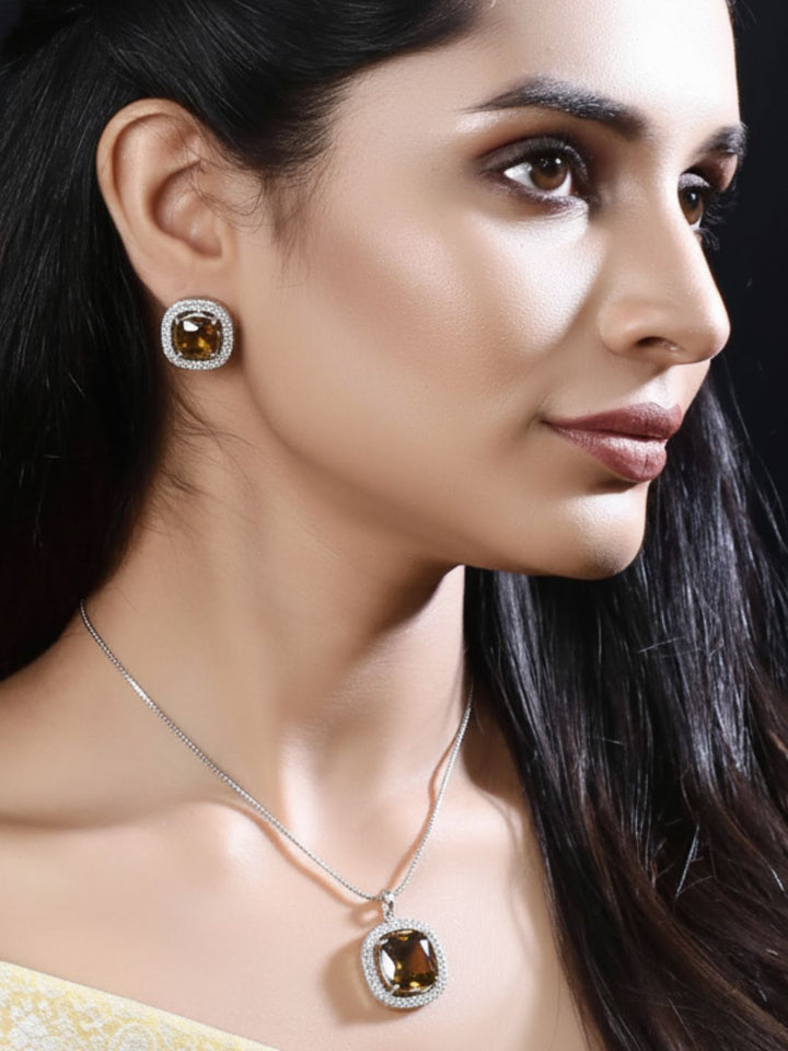 Savana Diamond Earing & Pendant Set