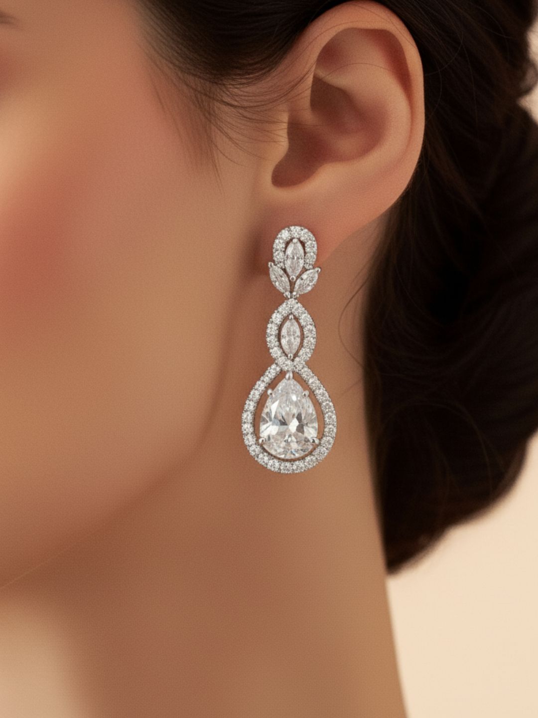 Antaara Diamond Necklace with Earings