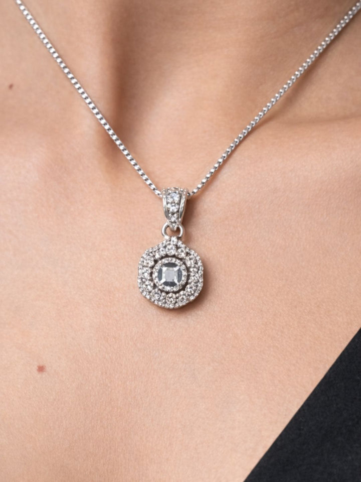 Alankrita Diamond earing & pendant stud