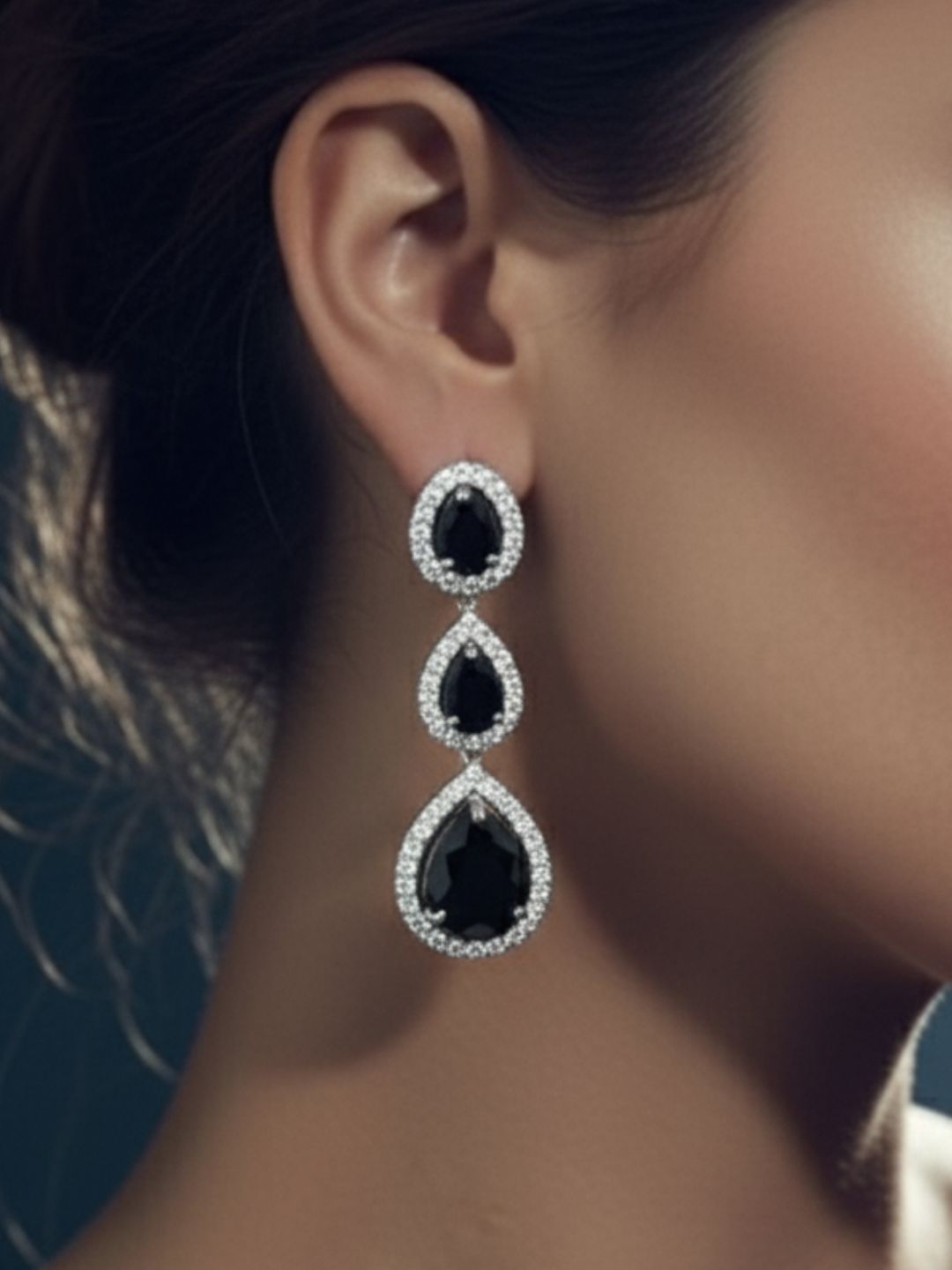Antaara Diamond Necklace with Earings