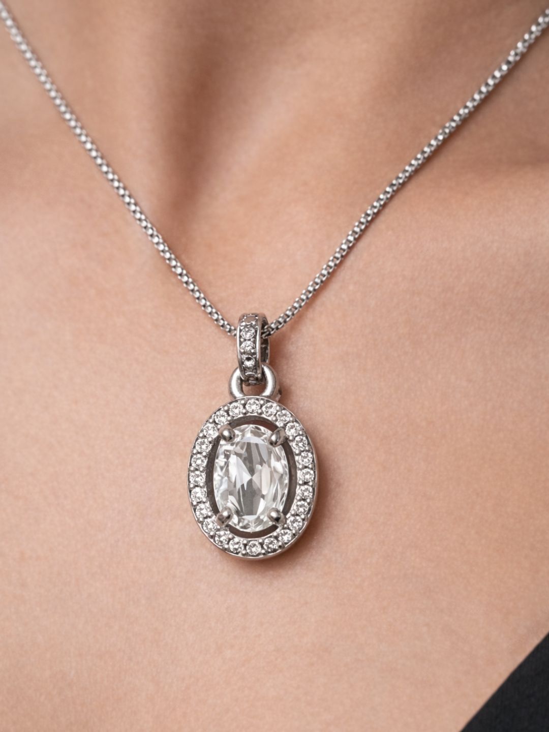 Alankrita Diamond earing & pendant stud