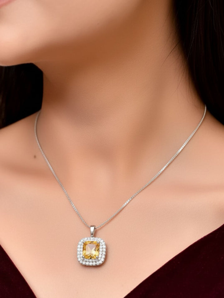 Savana Diamond Earing & Pendant Set