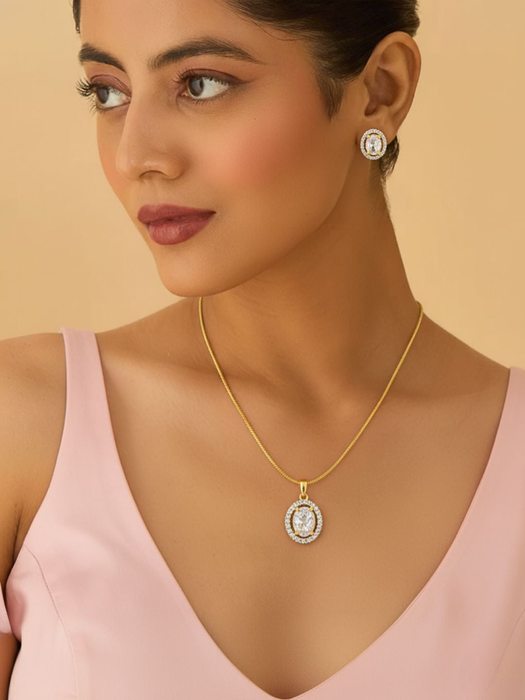 Antaara diamond earing & pendant stud