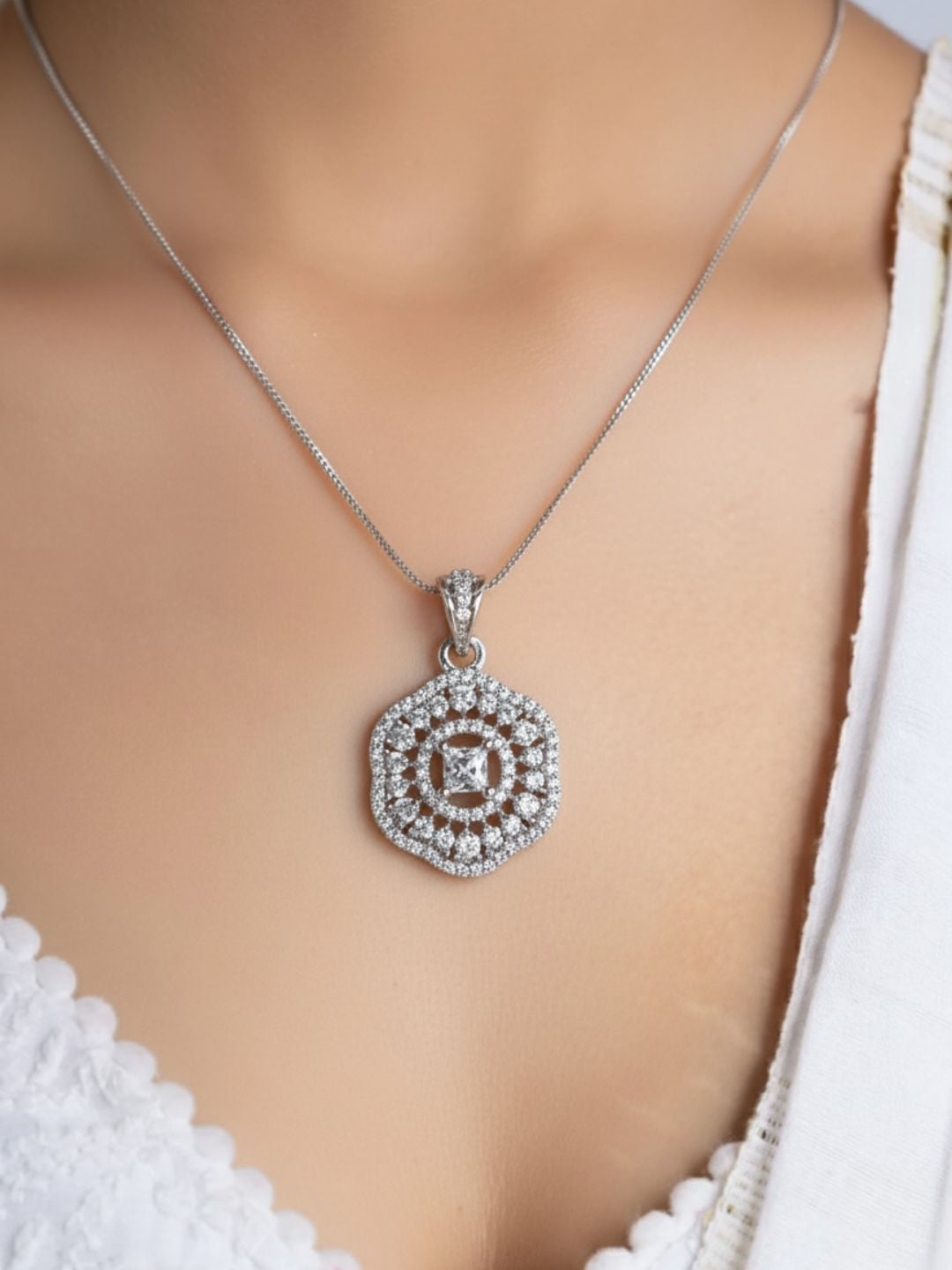 Savana Diamond Earing & Pendant Set